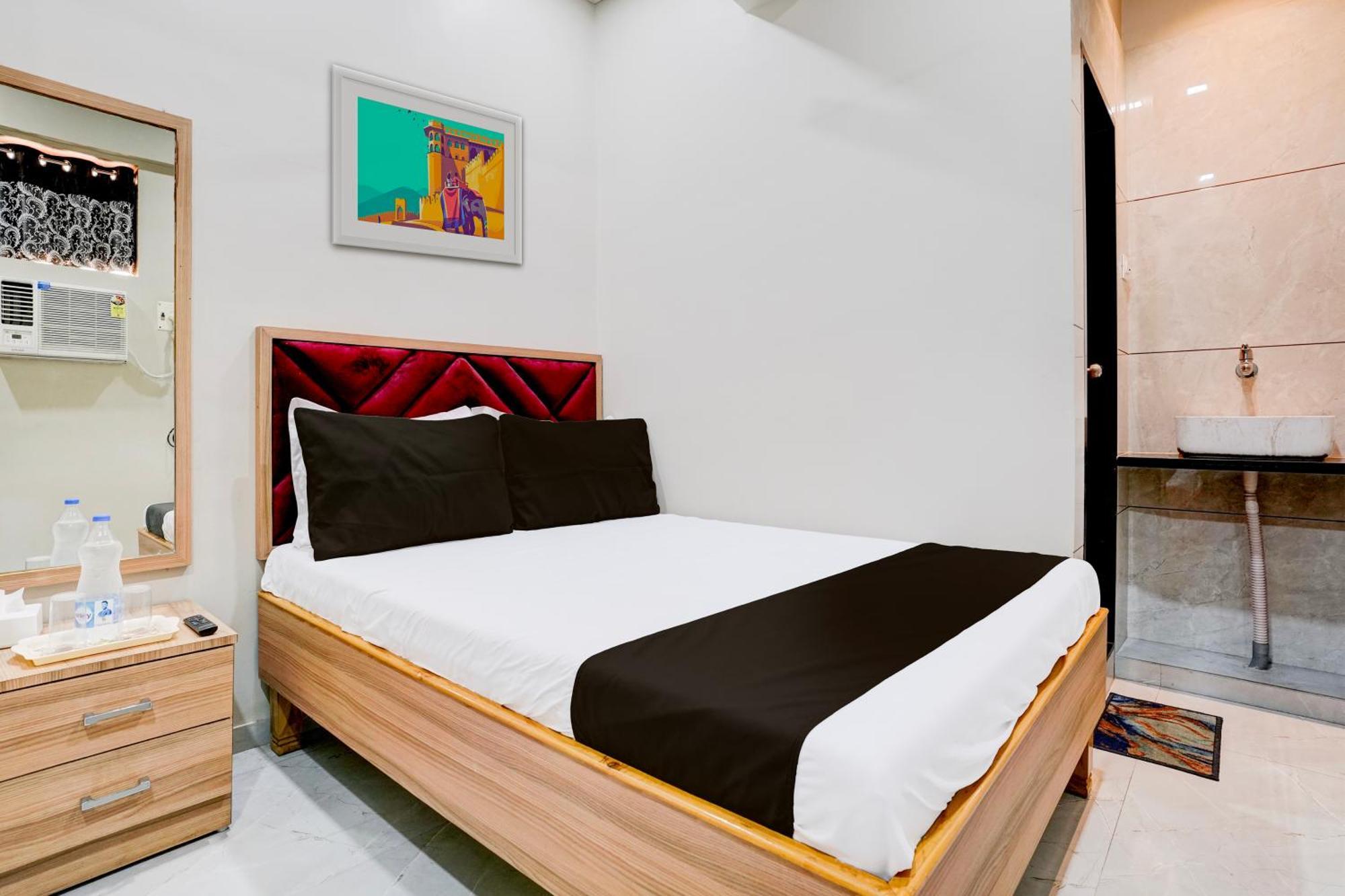 Super Hotel O Divine Fine Dine Lodging And Boarding Kalyān Εξωτερικό φωτογραφία