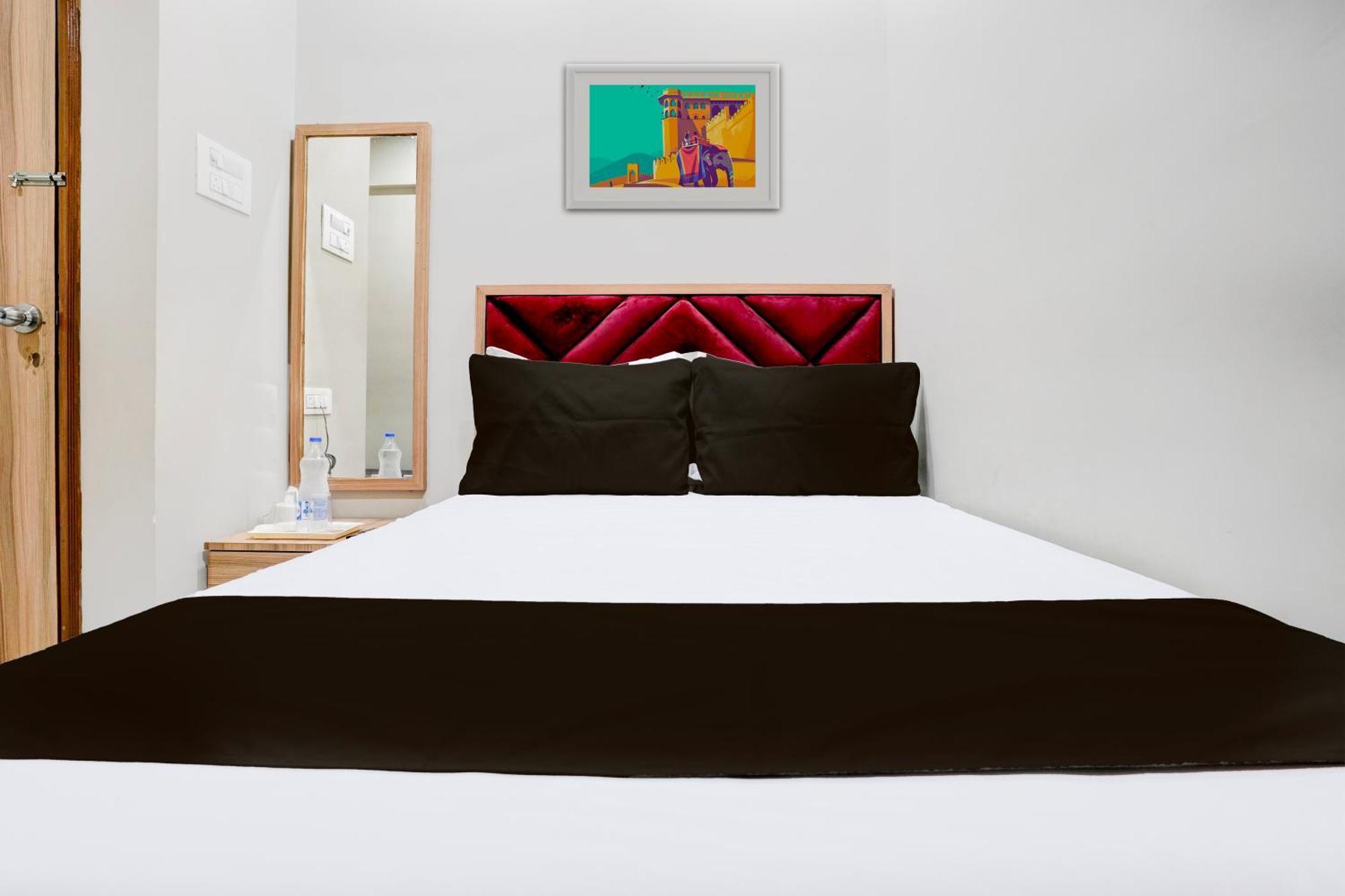 Super Hotel O Divine Fine Dine Lodging And Boarding Kalyān Εξωτερικό φωτογραφία