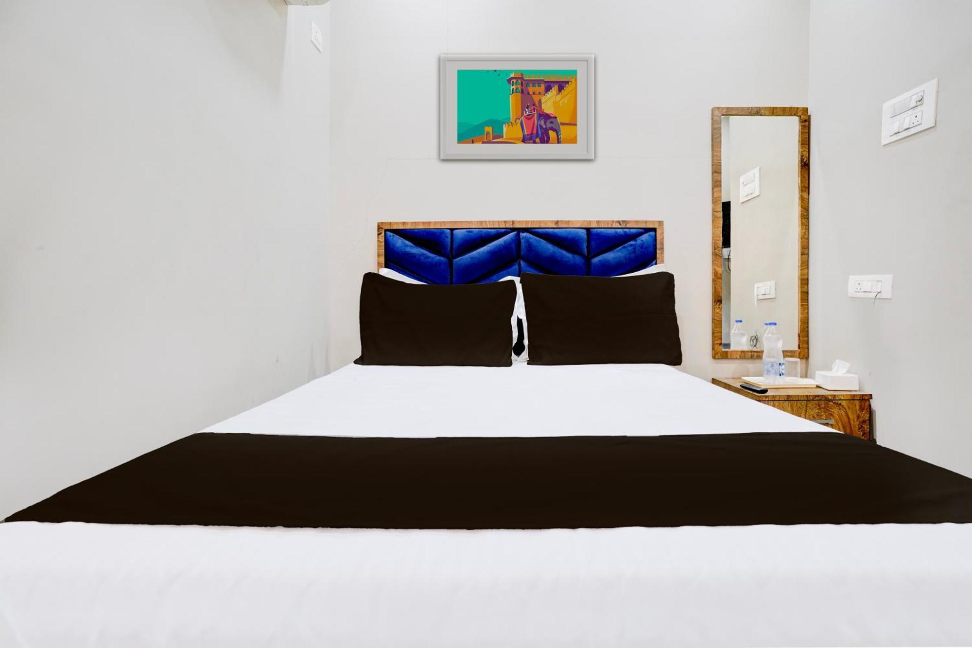 Super Hotel O Divine Fine Dine Lodging And Boarding Kalyān Εξωτερικό φωτογραφία