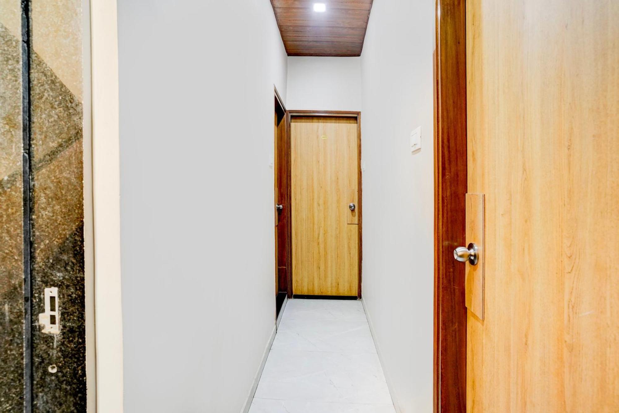 Super Hotel O Divine Fine Dine Lodging And Boarding Kalyān Εξωτερικό φωτογραφία