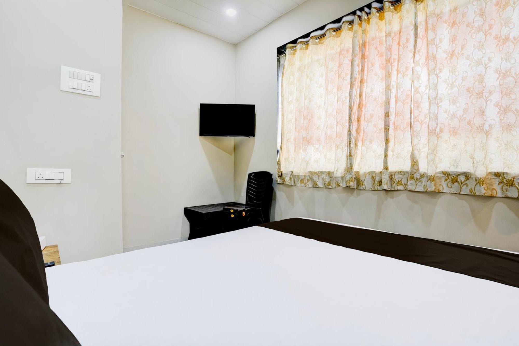 Super Hotel O Divine Fine Dine Lodging And Boarding Kalyān Εξωτερικό φωτογραφία